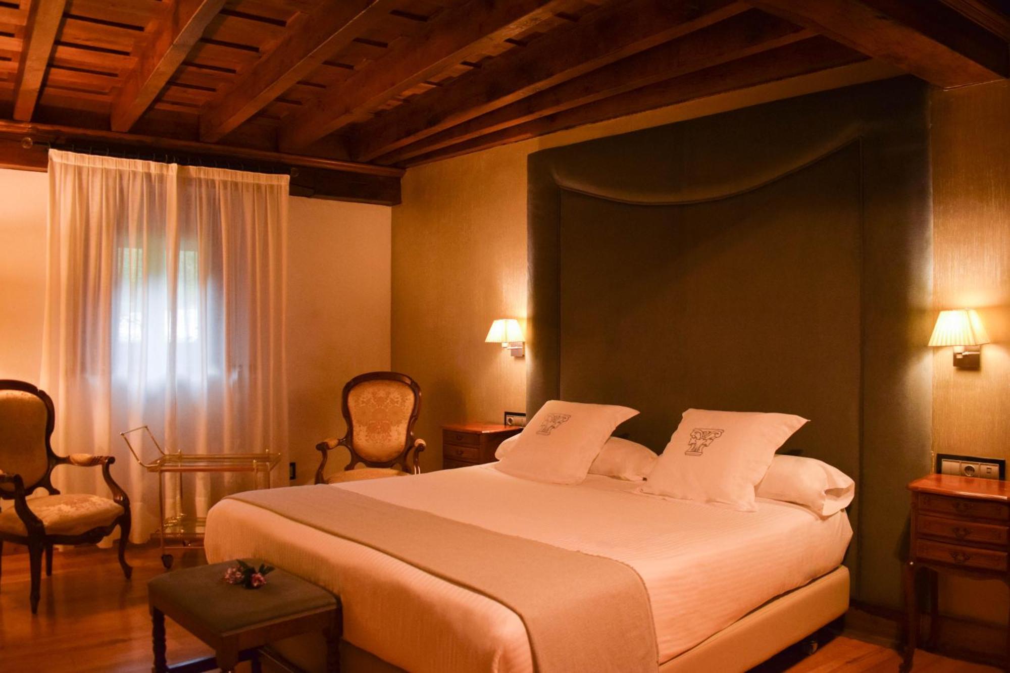 Hotel Casona De La Pinta à Ríocorvo Extérieur photo