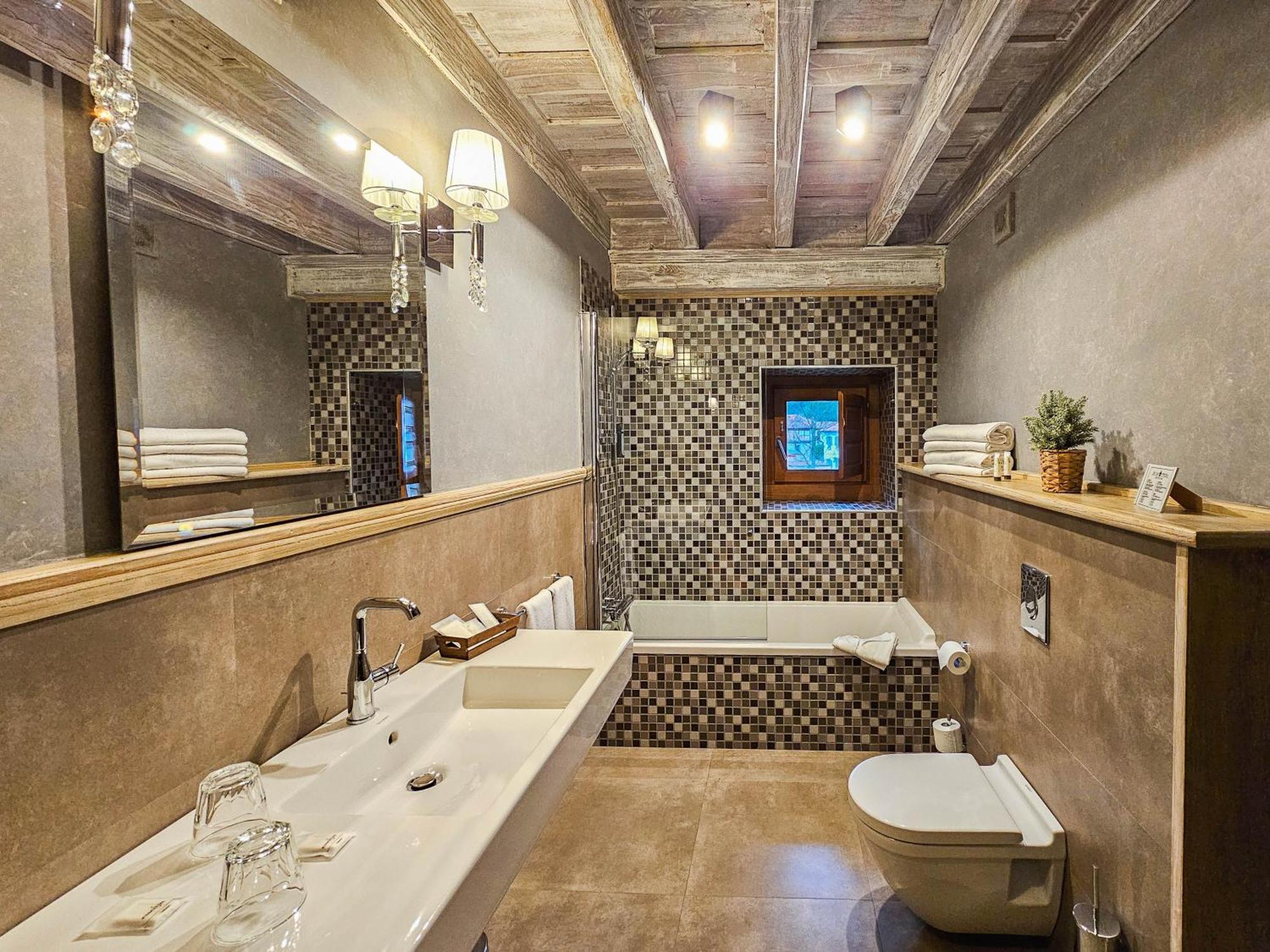 Hotel Casona De La Pinta à Ríocorvo Extérieur photo